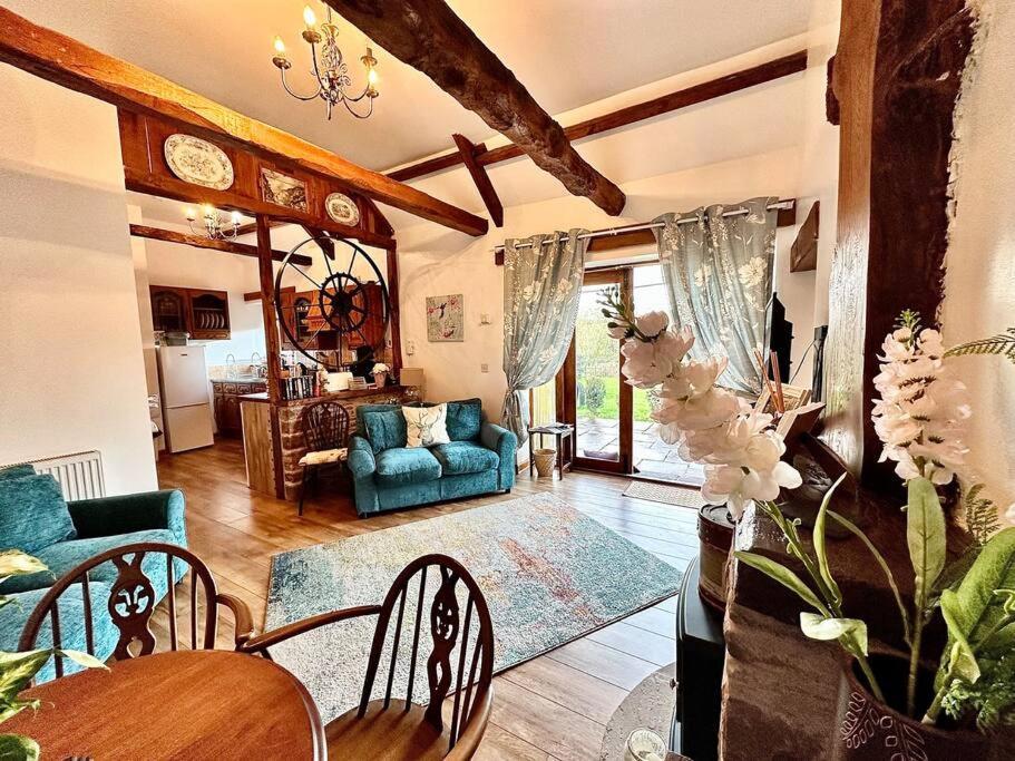 Detached One Level Stone Barn Villa Llangwm-Isaf Ngoại thất bức ảnh