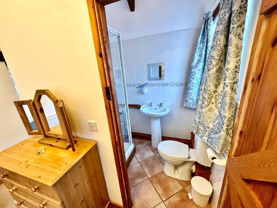 Detached One Level Stone Barn Villa Llangwm-Isaf Ngoại thất bức ảnh